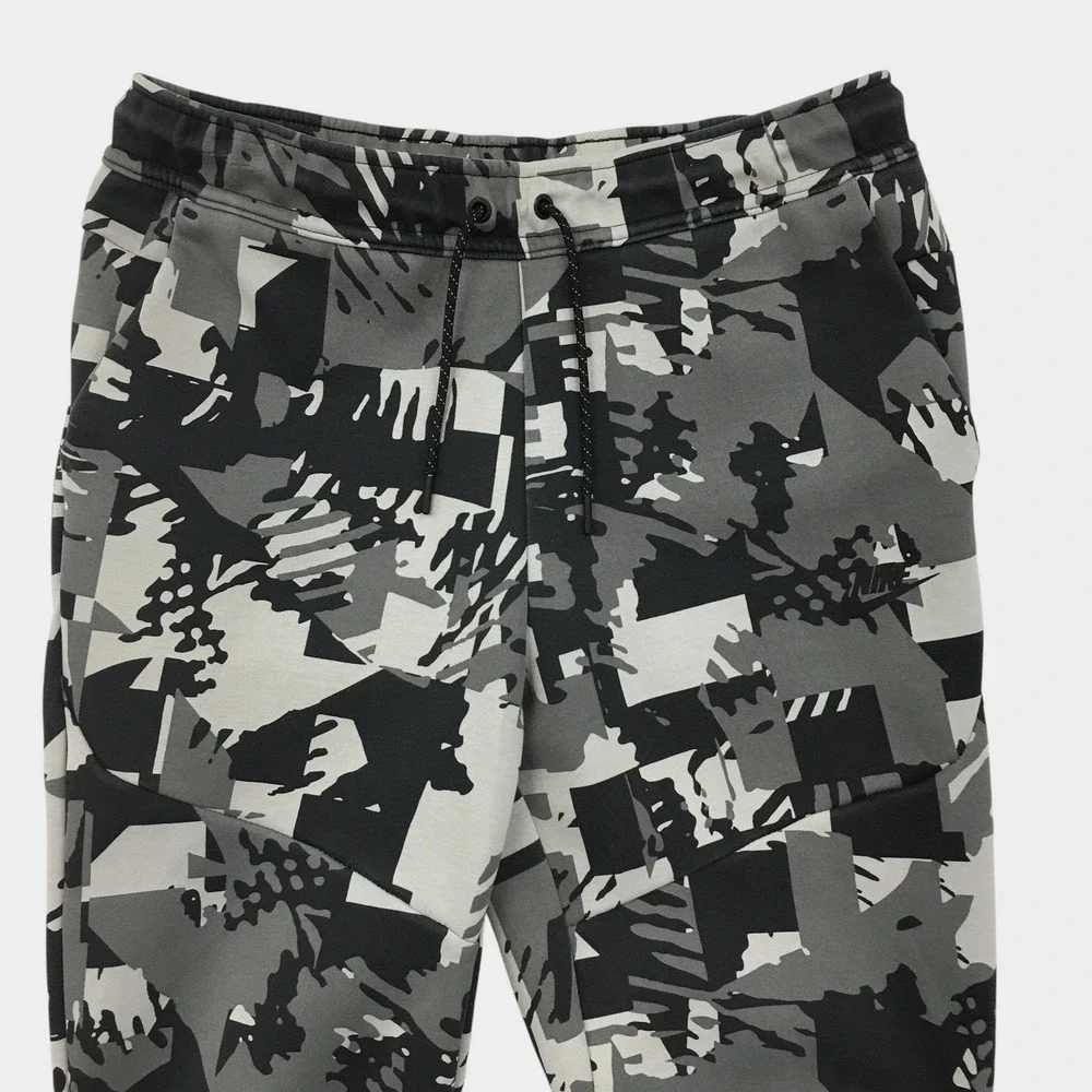 Nike Sportswear Tech Fleece Joggers Mens M Grey Black Camo Sweatpants DM6472